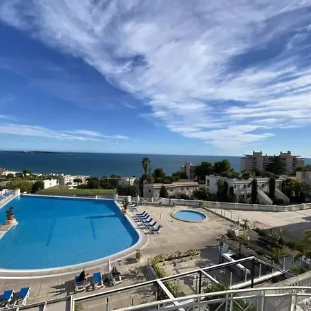 C021 Lumineux Avec Terrasse Et Piscine