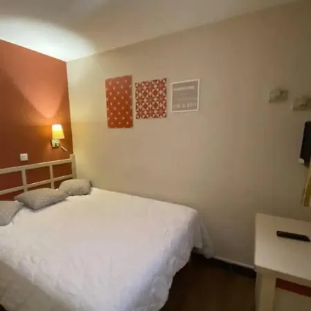 C021 Lumineux Avec Terrasse Et Piscine *