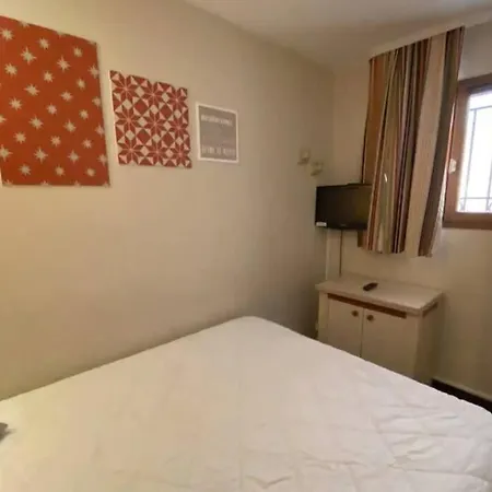 C021 Lumineux Avec Terrasse Et Piscine Apartment